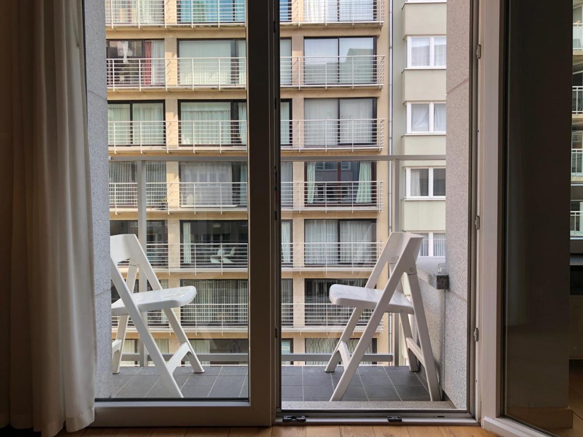 Modern Apartment At 2 Steps From Beach Остенде Екстериор снимка